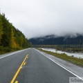 Haines highway, Chilkat River, environs de Haines, Alaska