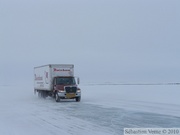 Ice road sur l'océan arctique