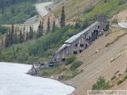 Une ancienne mine au bord du lac Tagish (Windy Arm)