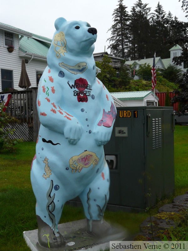 Wrangel, perdue au fin fond de l'Inside Passage, au calme, loin des centres touristiques
http://www.bearfest.net/Alaska_BearFest/Home.html P1240507.jpg