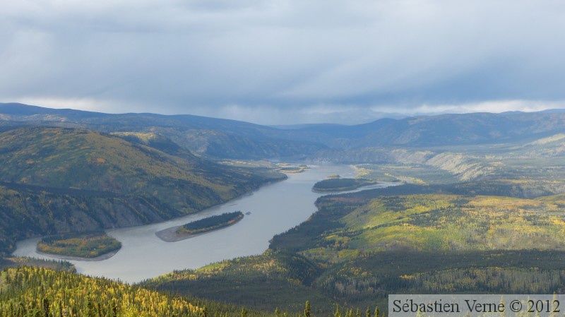 Yukon River vue du Dome, Dawson City, Yukon, Canada